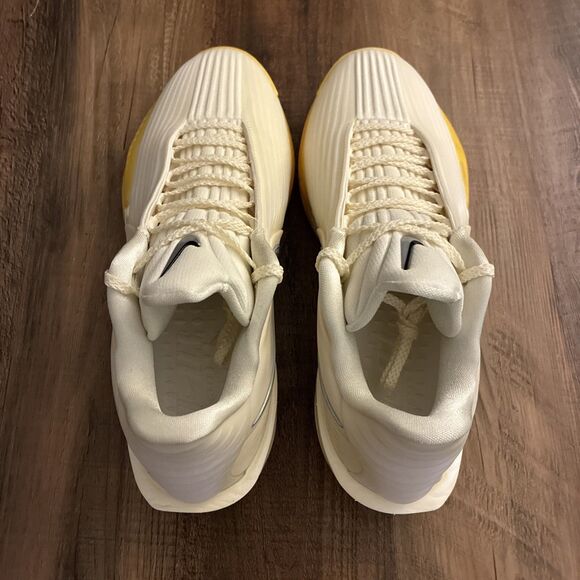 Nike G.T. Cut 3 Turbo x JuJu Men Size 9 Basketball Shoes Coconut Milk Yellow